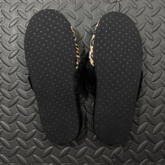 Women's Mule Slippers L (8-9) Leopard Print Slip On Faux Fur Round Toe Comfort - Picture 4 of 6